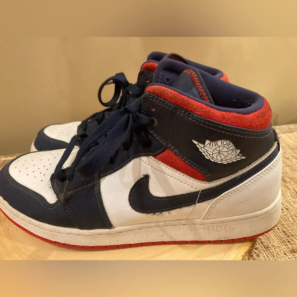 Nike Air Jordan White Navy Blue Red‎ Mid BQ6931-104 Youth 7Y